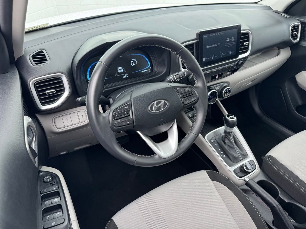 Used 2025 Hyundai Venue SEL SUV
