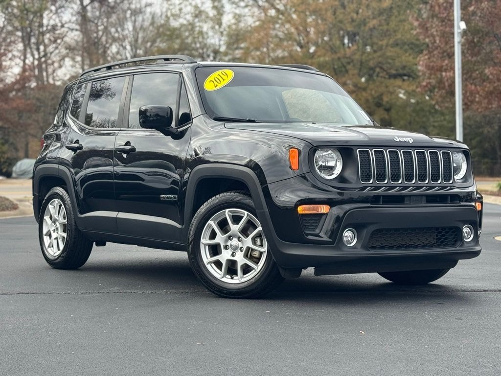 Used 2019 Jeep Renegade Latitude FWD SUV
