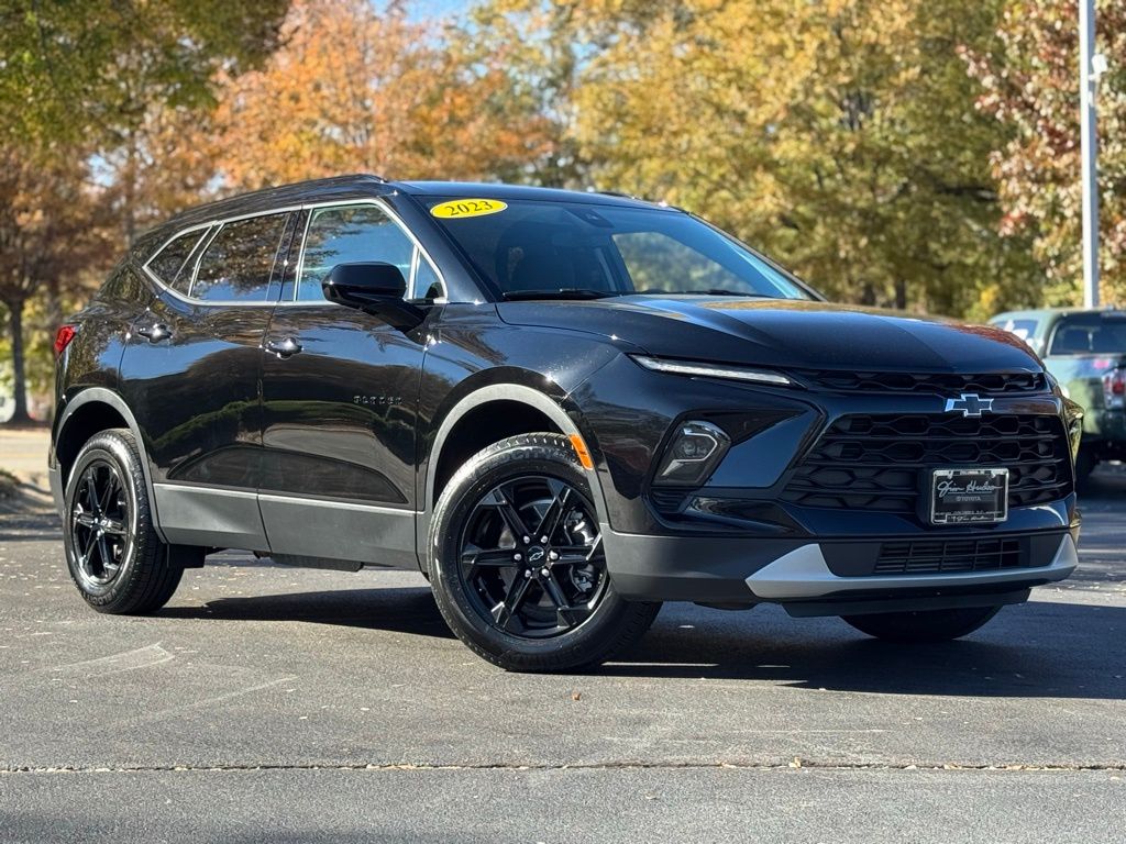 2023 Chevrolet Blazer 2LT photo 2