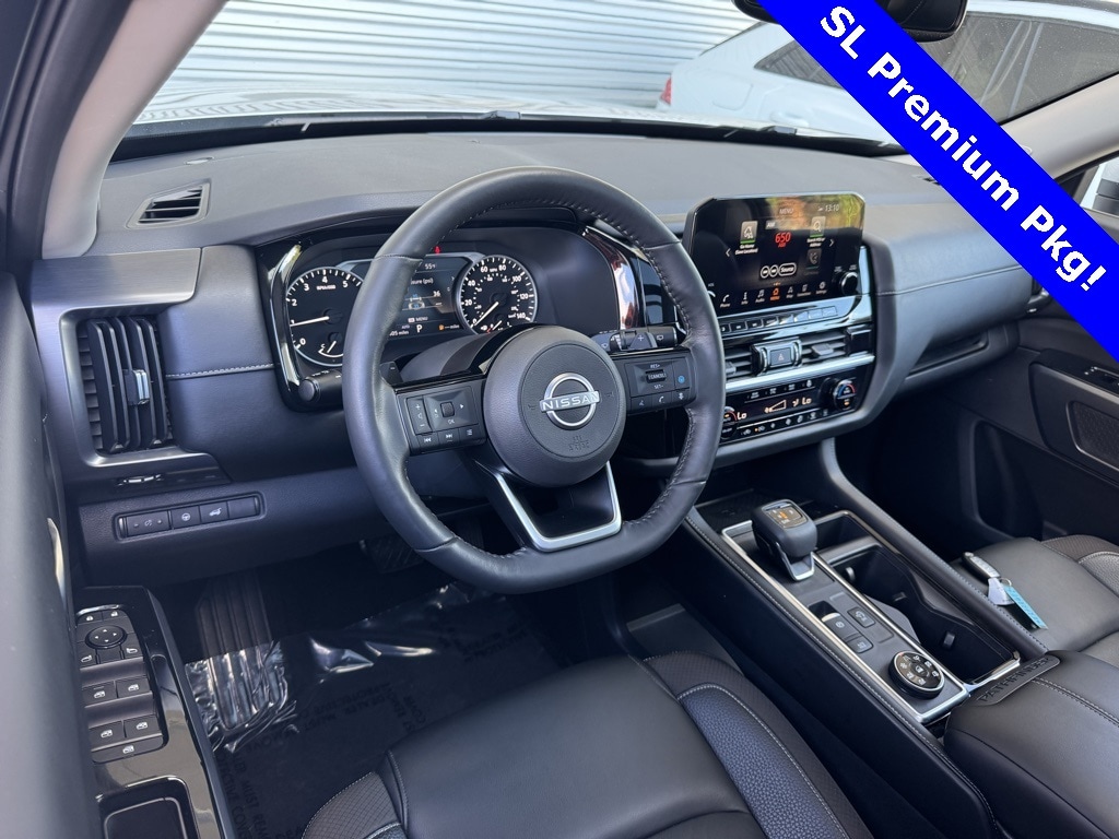 Used 2022 Nissan Pathfinder SL SUV