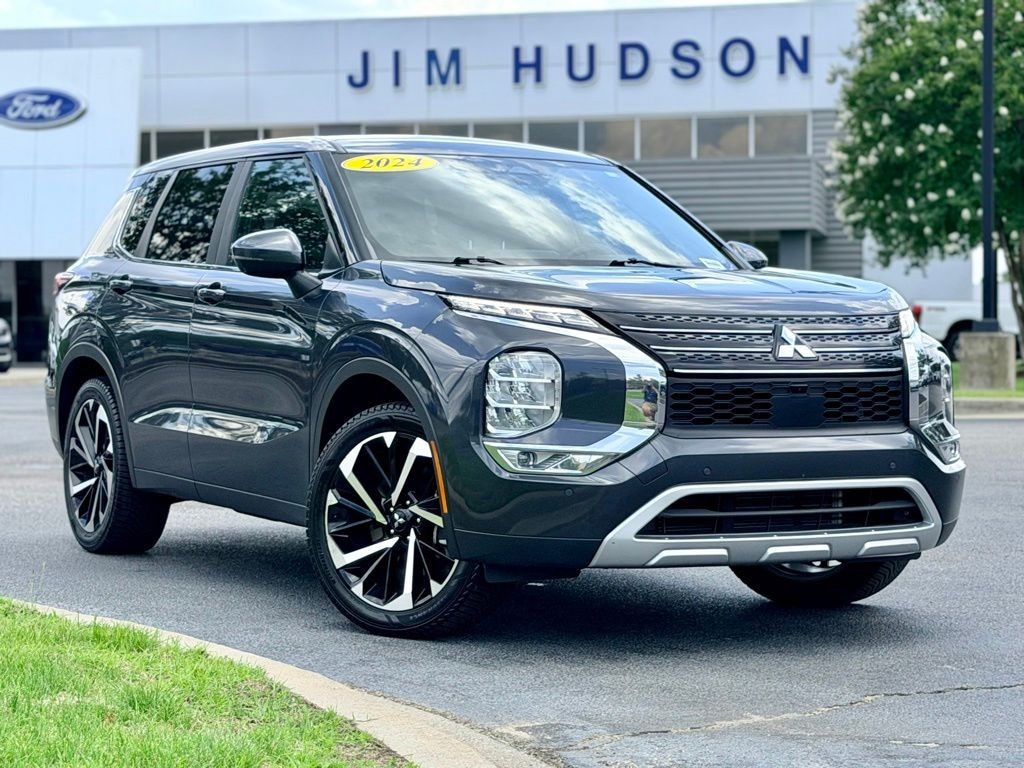 Used 2024 Mitsubishi Outlander SE SUV