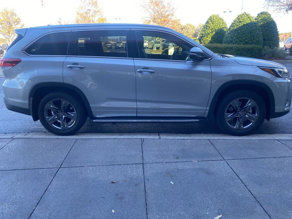 Used 2018 Toyota Highlander Limited V6 SUV