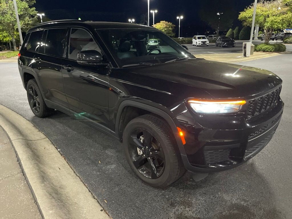Used 2022 Jeep New Grand Cherokee Laredo SUV
