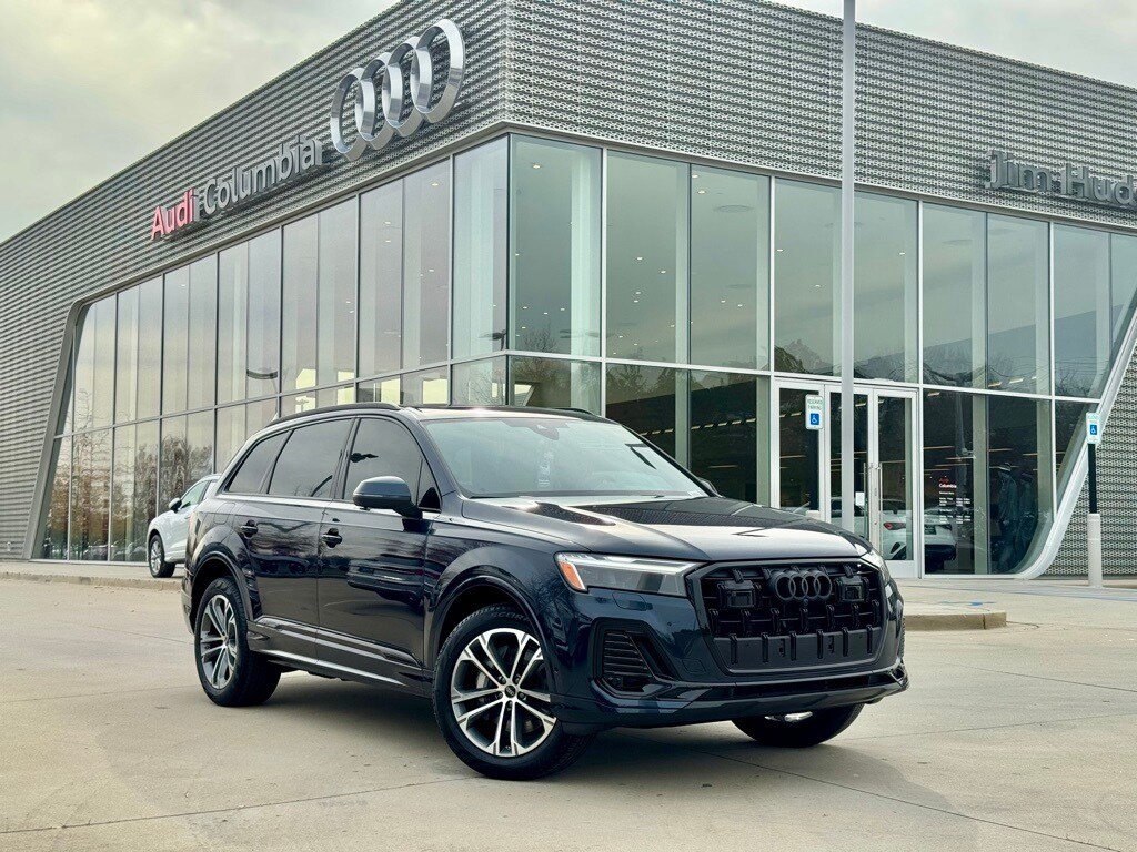 New 2026 Audi Q7 45 Premium SUV