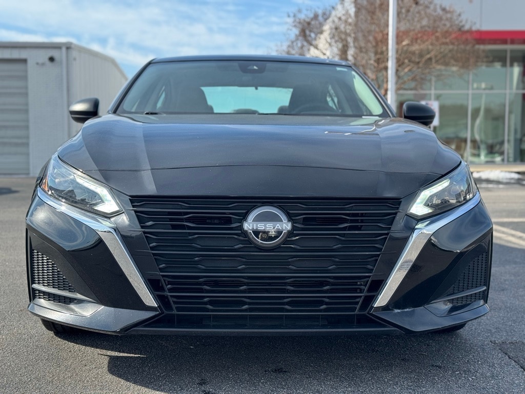 Used 2024 Nissan Altima 2.5 SV Sedan