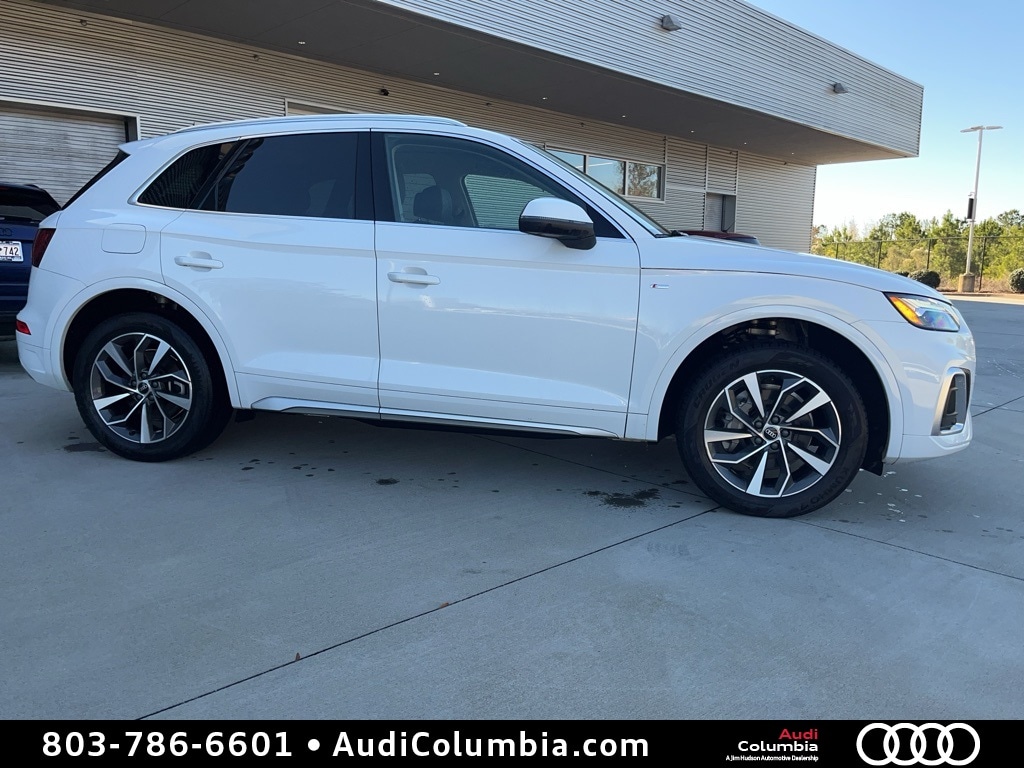 2023 Audi Q5 Premium Plus's photo