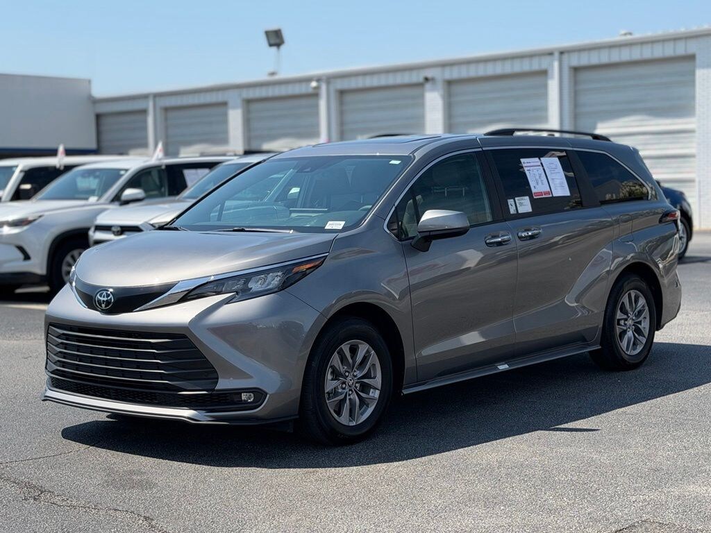 Used 2026 Toyota Sienna XLE 8 Passenger Van Passenger Van