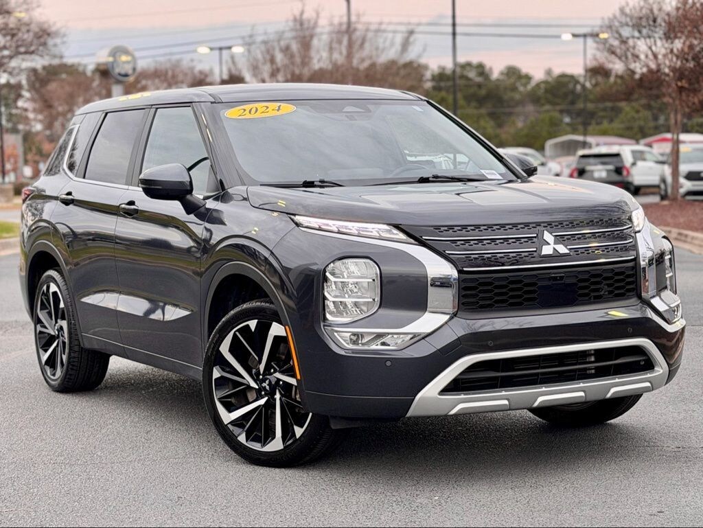 Used 2024 Mitsubishi Outlander SE SUV