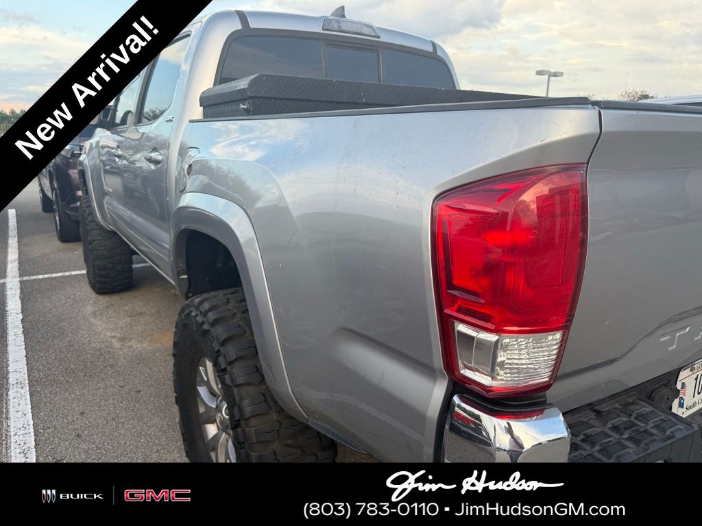 2017 Toyota Tacoma SR5 V6 photo 3