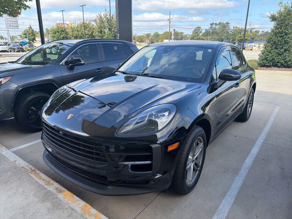 2021 Porsche Macan Base photo 2