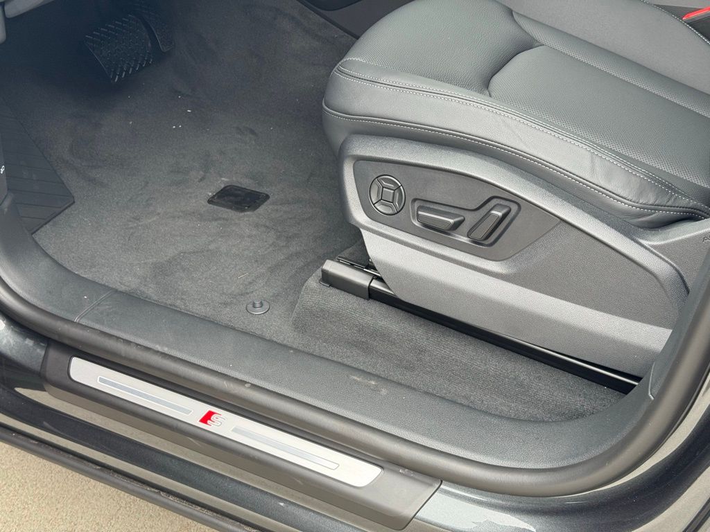 2026 Audi Q8 Premium Plus - Photo 21