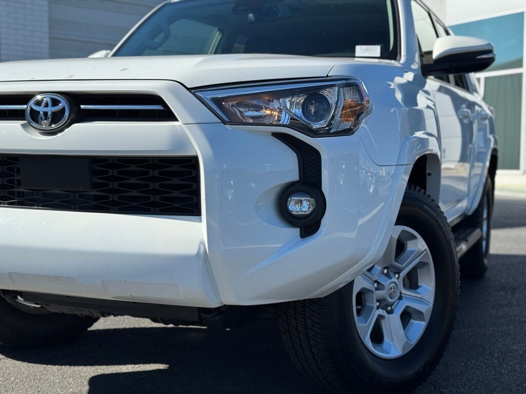 2022 Toyota 4Runner SR5 Premium photo 2