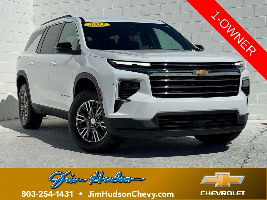 Used 2025 Chevrolet Traverse LT SUV
