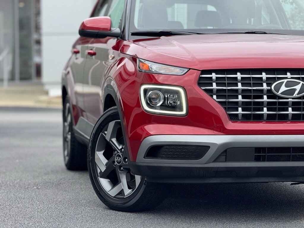 Used 2023 Hyundai Venue Limited SUV