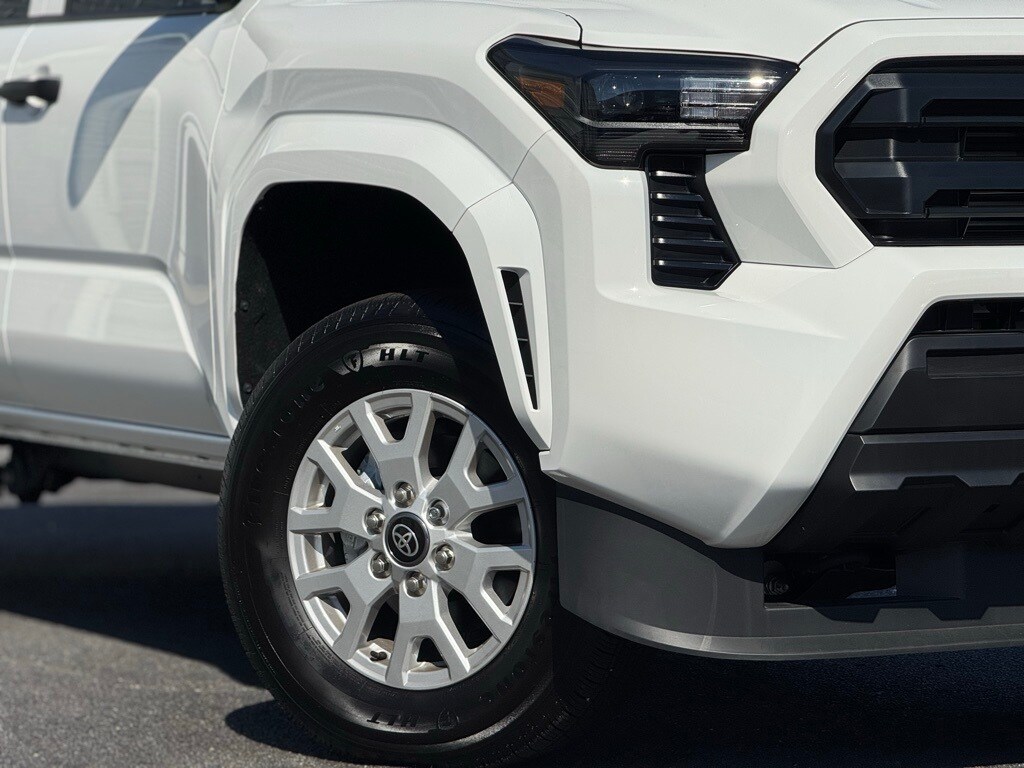 2024 Toyota Tacoma 4x4 SR photo 2