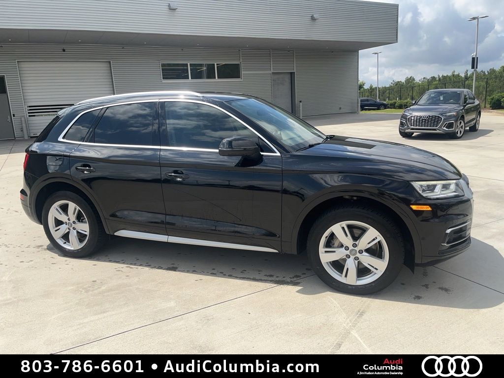 2019 Audi Q5 2.0T quattro S tronic Prestige's photo