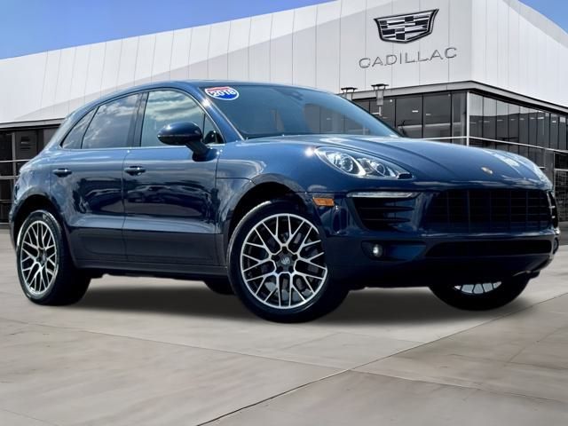 2018 Porsche Macan Base photo 2
