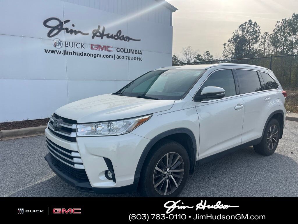 Used 2019 Toyota Highlander XLE V6 SUV