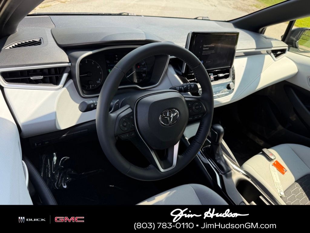 Certified 2025 Toyota Corolla Hatchback SE Hatchback