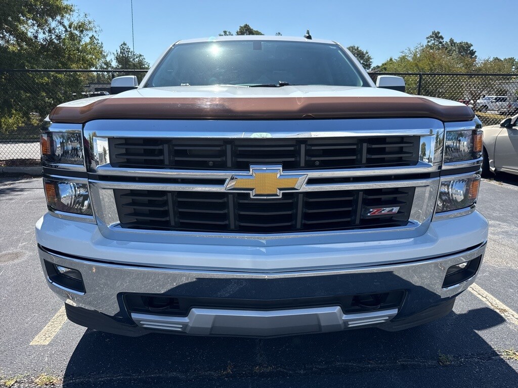 2015 Chevrolet Silverado 1500 LT photo 2