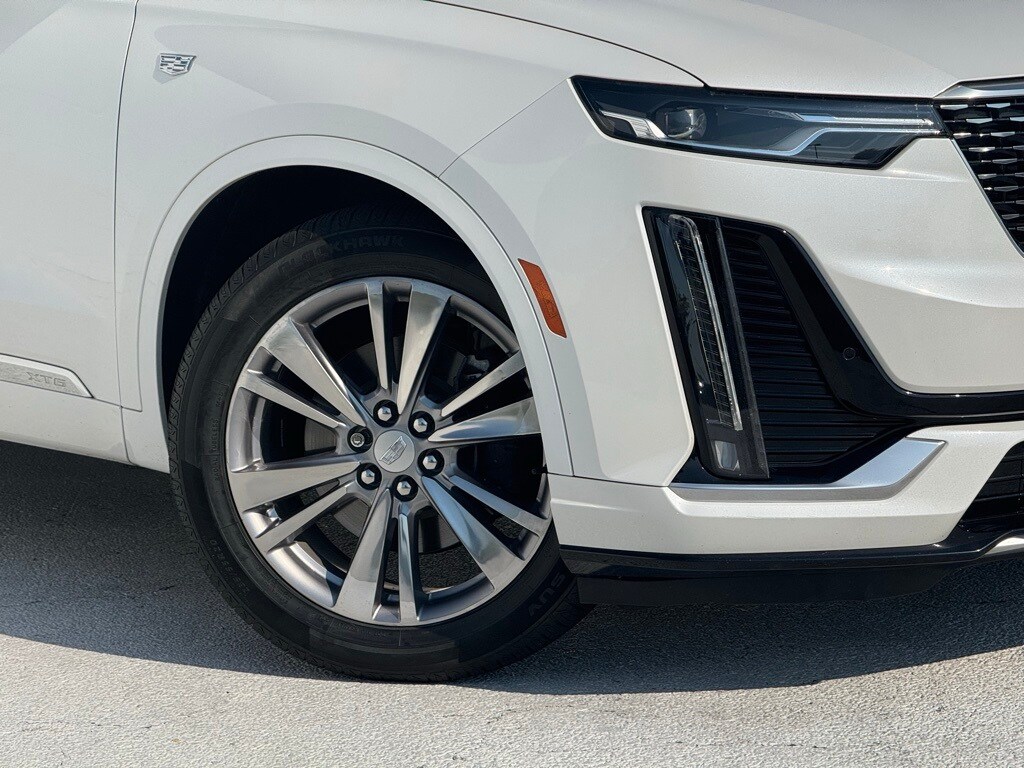 2023 Cadillac XT6 Premium Luxury photo 3
