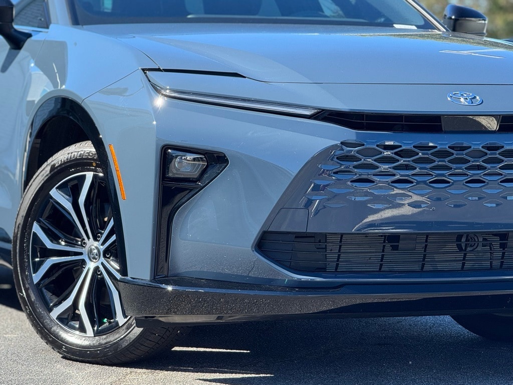 Used 2025 Toyota Crown Signia XLE SUV