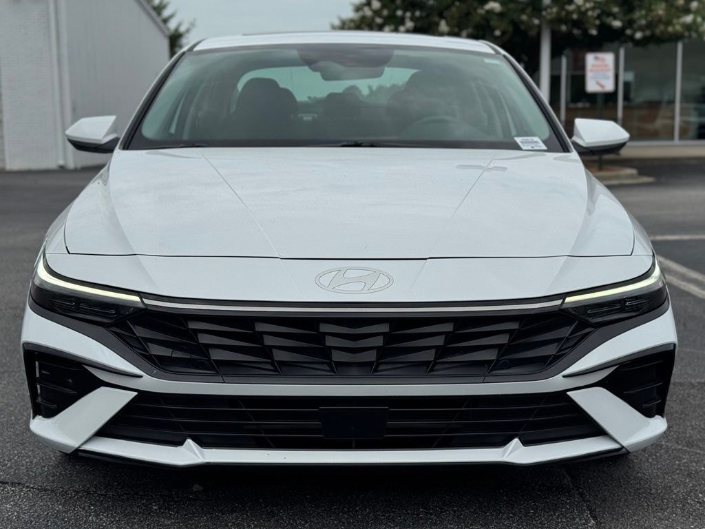 Used 2025 Hyundai Elantra SEL Convenience Sedan