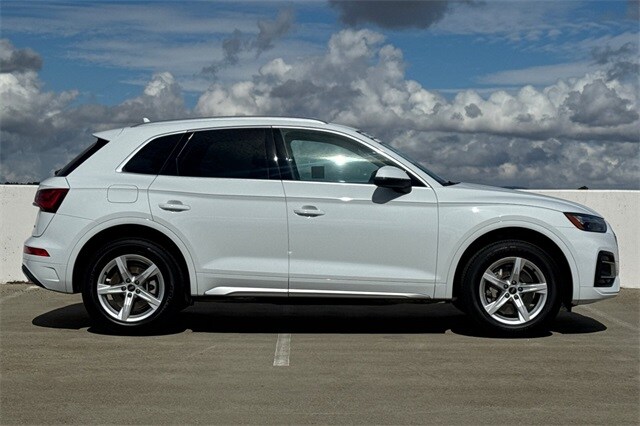2023 Audi Q5 40 Premium photo 3