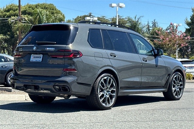 2025 Bmw X7 M60i photo 2