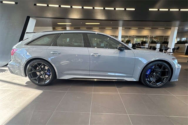 2024 Audi RS 6 Avant Base photo 3