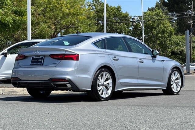 2022 Audi A5 Quattro Premium photo 4