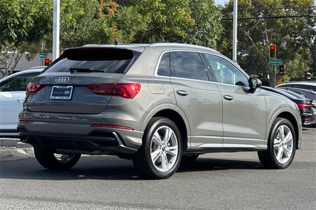 2022 Audi Q3 S line Premium photo 4