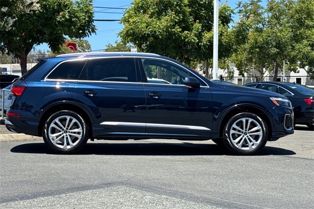2025 Audi Q7 45 Premium photo 3