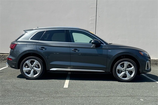 2025 Audi Q5 45 S line Premium Plus photo 3