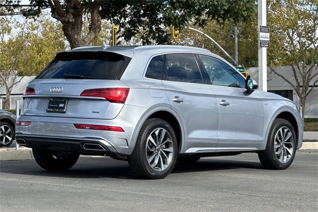 2023 Audi Q5 45 S line Premium photo 3