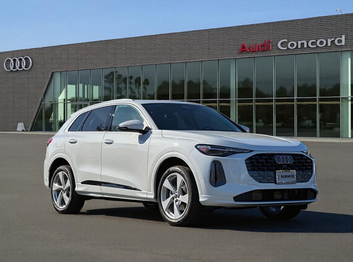 2025 Audi New Q5 Premium Plus's photo