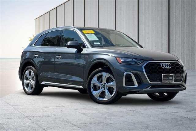 2025 Audi Q5 45 S line Premium Plus photo 2