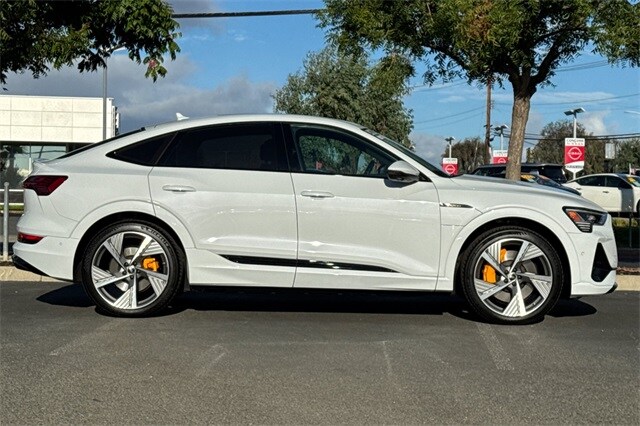 2023 Audi e-tron Sportback S line Prestige photo 3