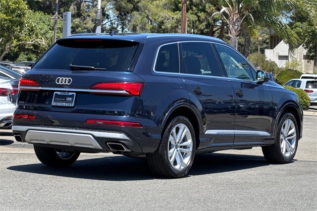 2025 Audi Q7 45 Premium photo 4