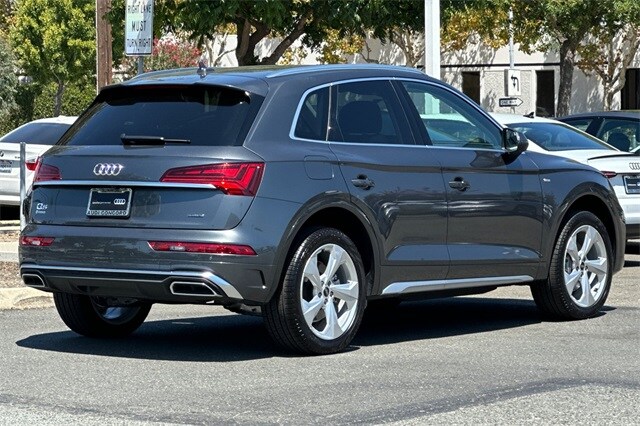 2025 Audi Q5 45 S line Premium Plus photo 2