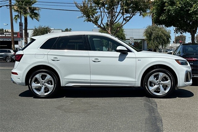 2025 Audi Q5 45 S line Premium Plus photo 3
