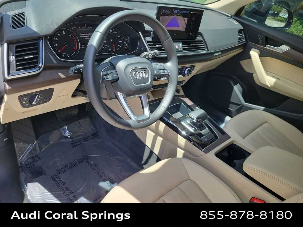 Thumbnail: 2023 Audi Q5 - 10