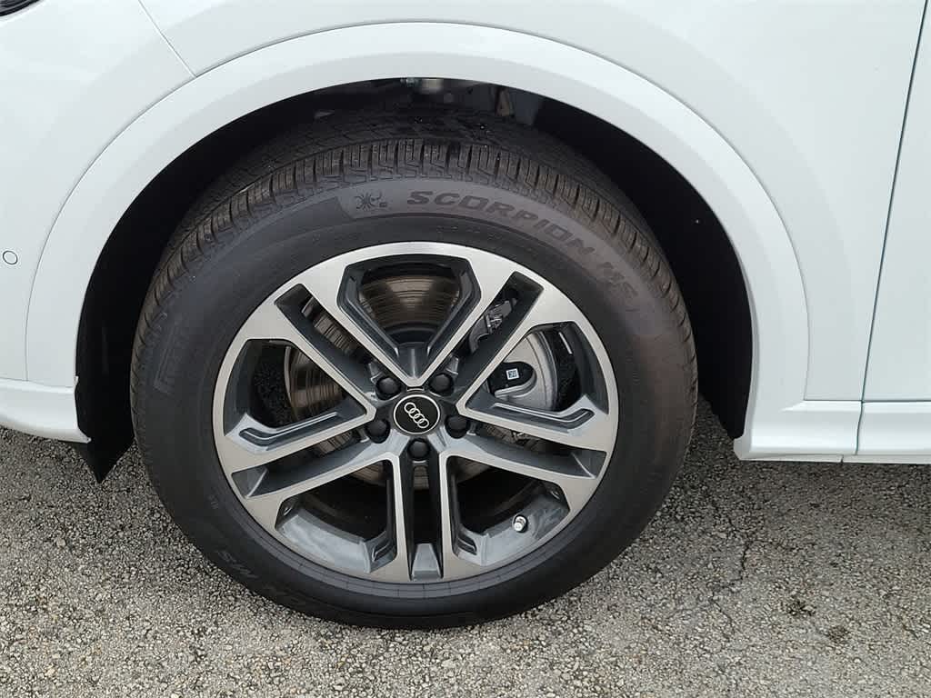 Thumbnail: 2025 Audi Q5 - 16