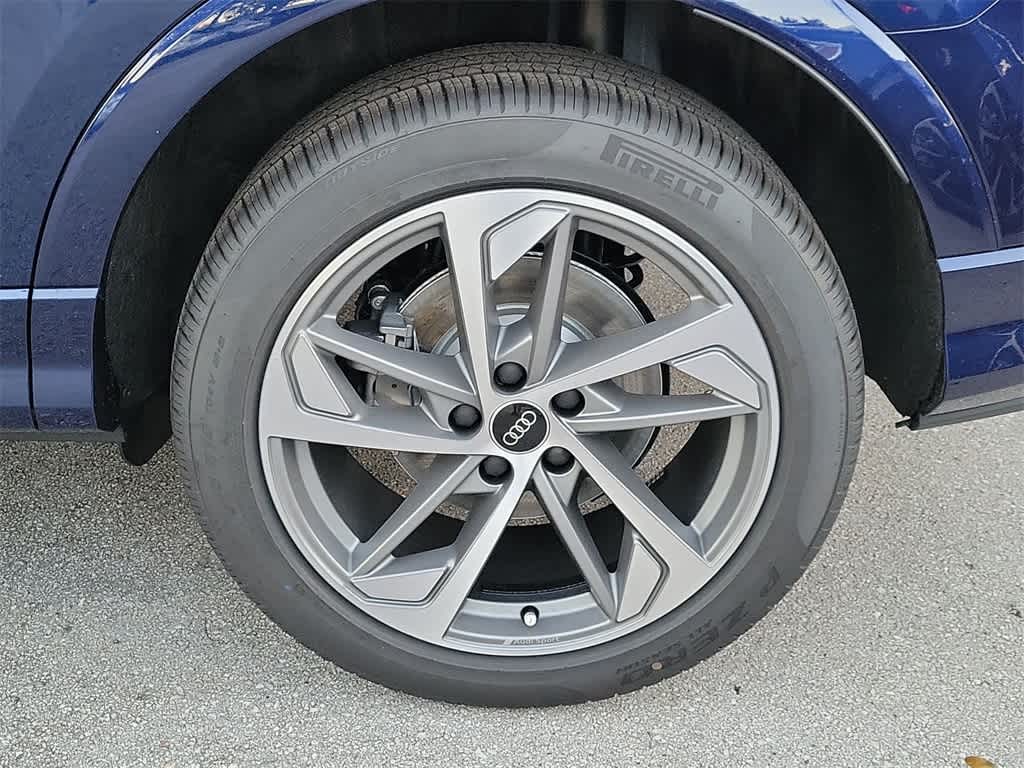 Thumbnail: 2025 Audi Q3 - 16