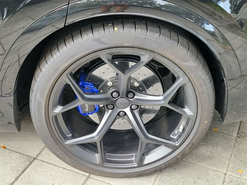 Thumbnail: 2026 Audi RS Q8 - 16