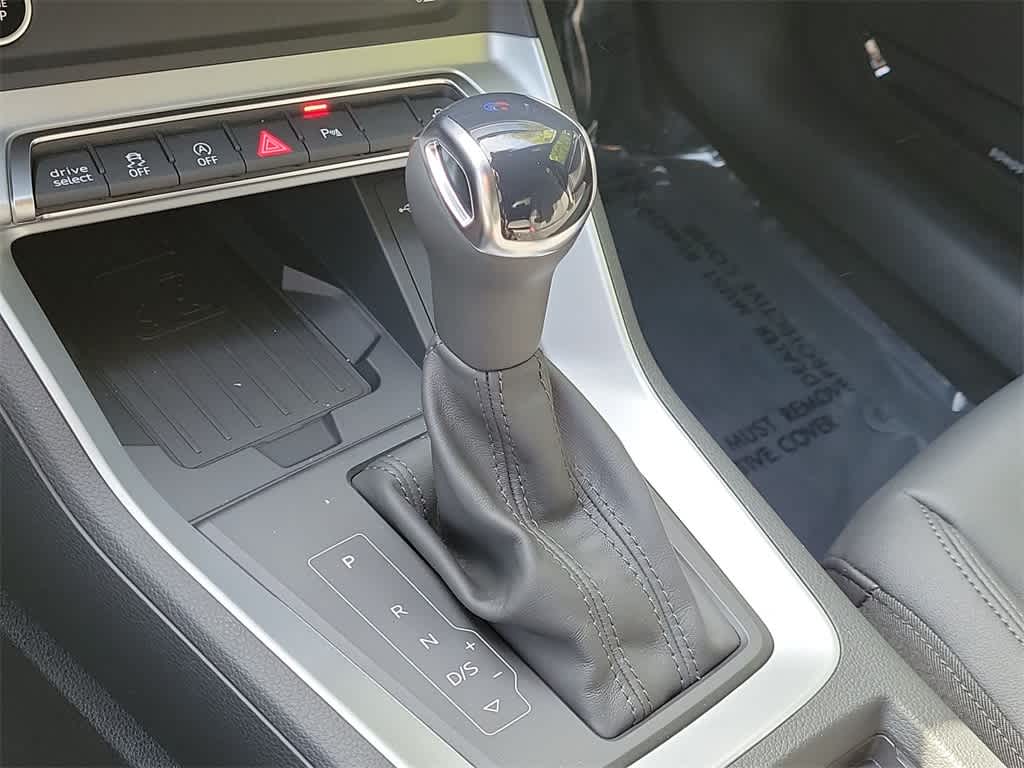 Thumbnail: 2025 Audi Q3 - 25