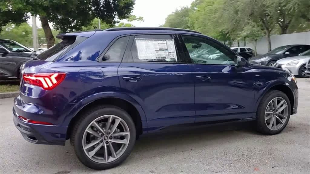 Thumbnail: 2025 Audi Q3 - 8