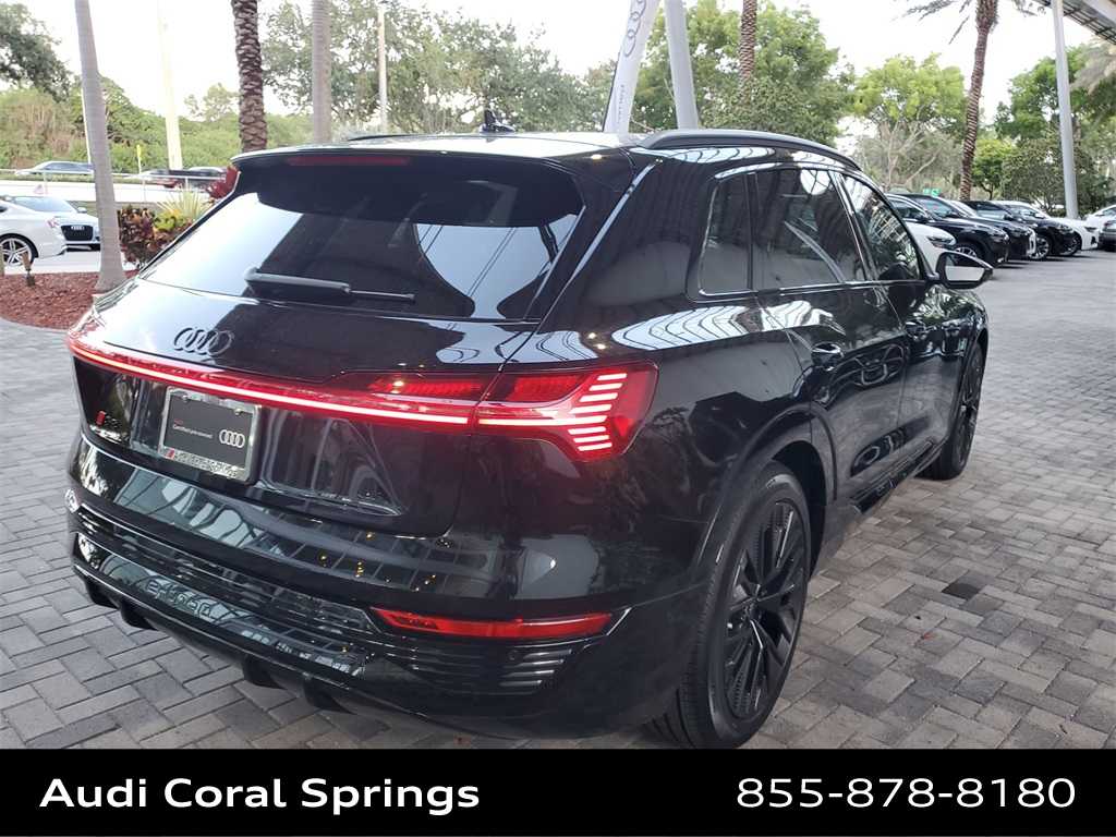 2024 Audi Q8 e-tron Prestige 8