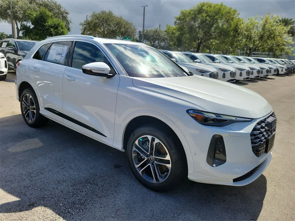 Thumbnail: 2025 Audi Q5 - 14