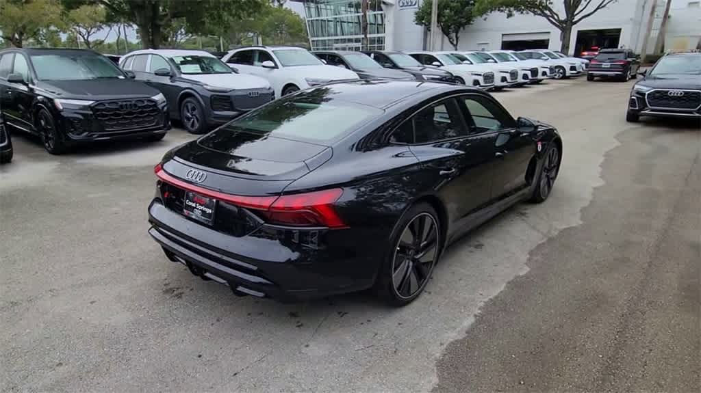 Thumbnail: 2025 Audi e-tron GT - 8